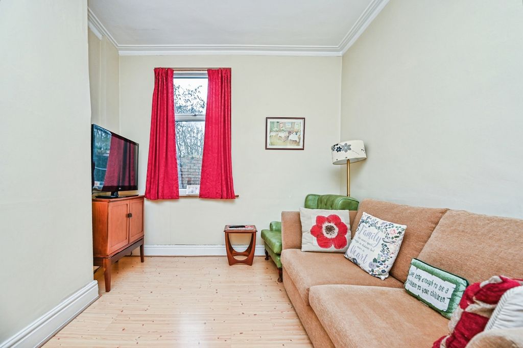 Property photo 3 of 12 Pbox-Img.Jpg