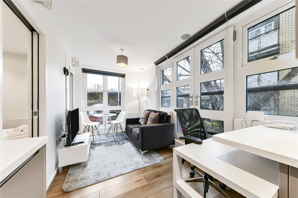 Property photo 2 of 11 Picture No. 12