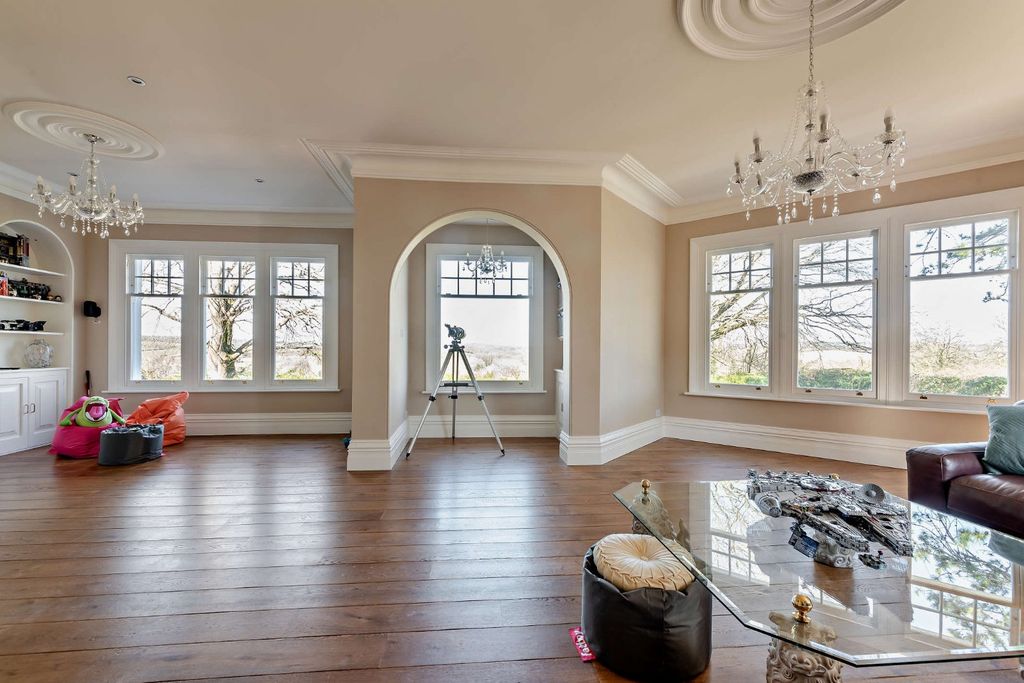 Property photo 2 of 16 Sitting Room 2