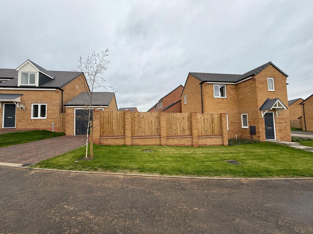 Property photo 2 of 19