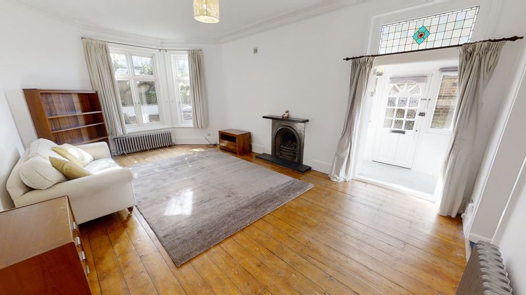 Property photo 2 of 24