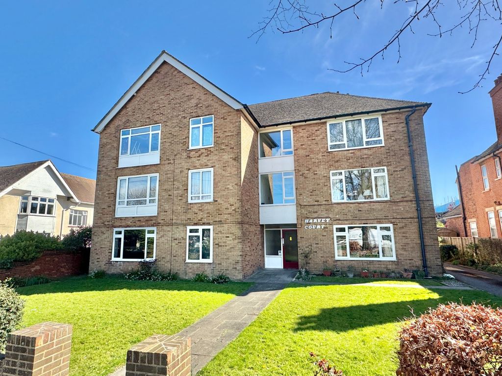 Property photo 1 of 8 Harvey Court