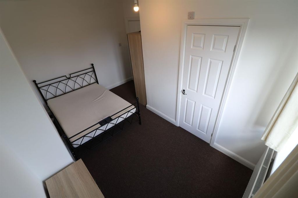 Property photo 2 of 3