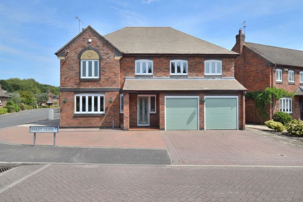 Property photo 1 of 32