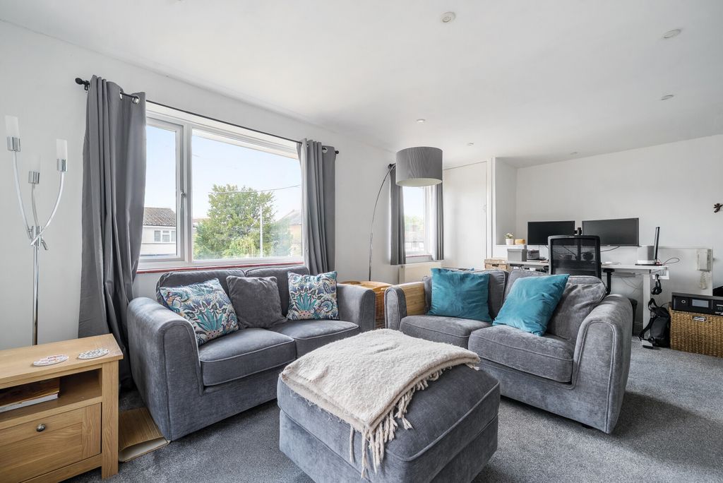 Property photo 2 of 11 1294102-6-683436A...