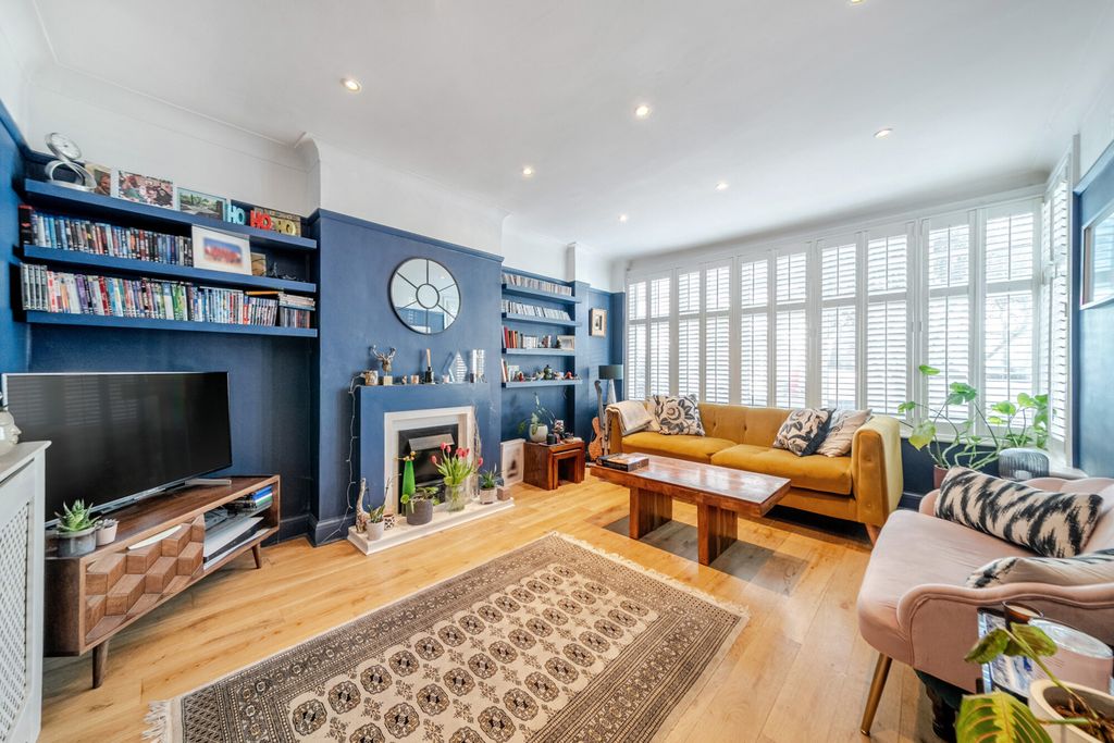 Property photo 2 of 19 1417612-13-699ee8...