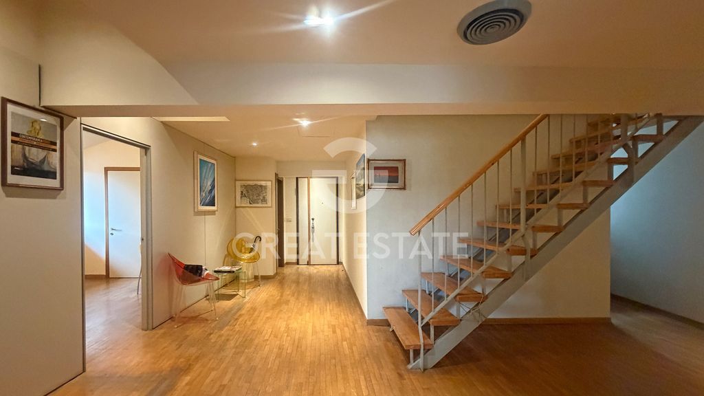 Property photo 2 of 17 Interiors