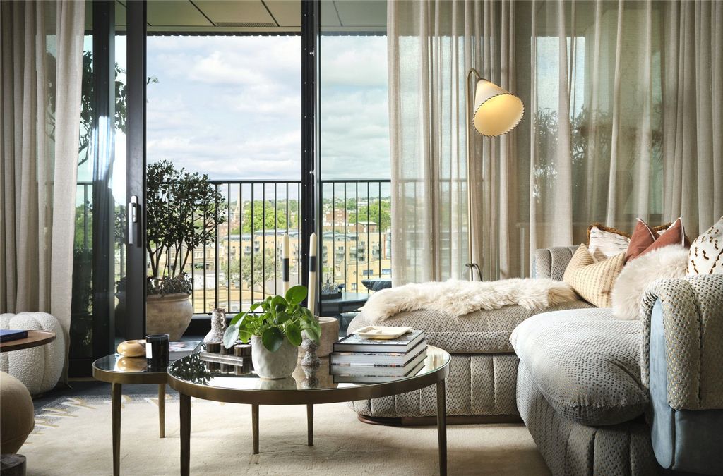 Property photo 2 of 18 Living Room