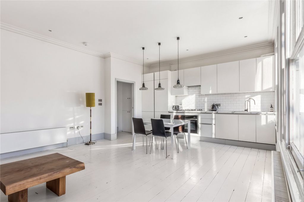 Property photo 3 of 18 Picture No. 06