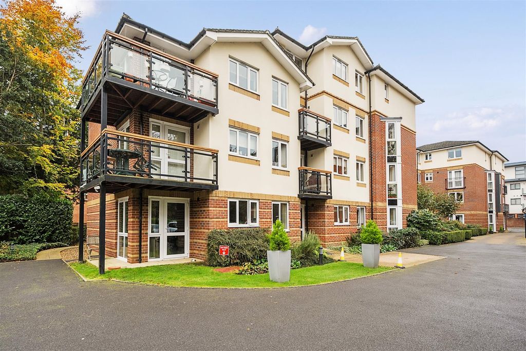 Property photo 1 of 12