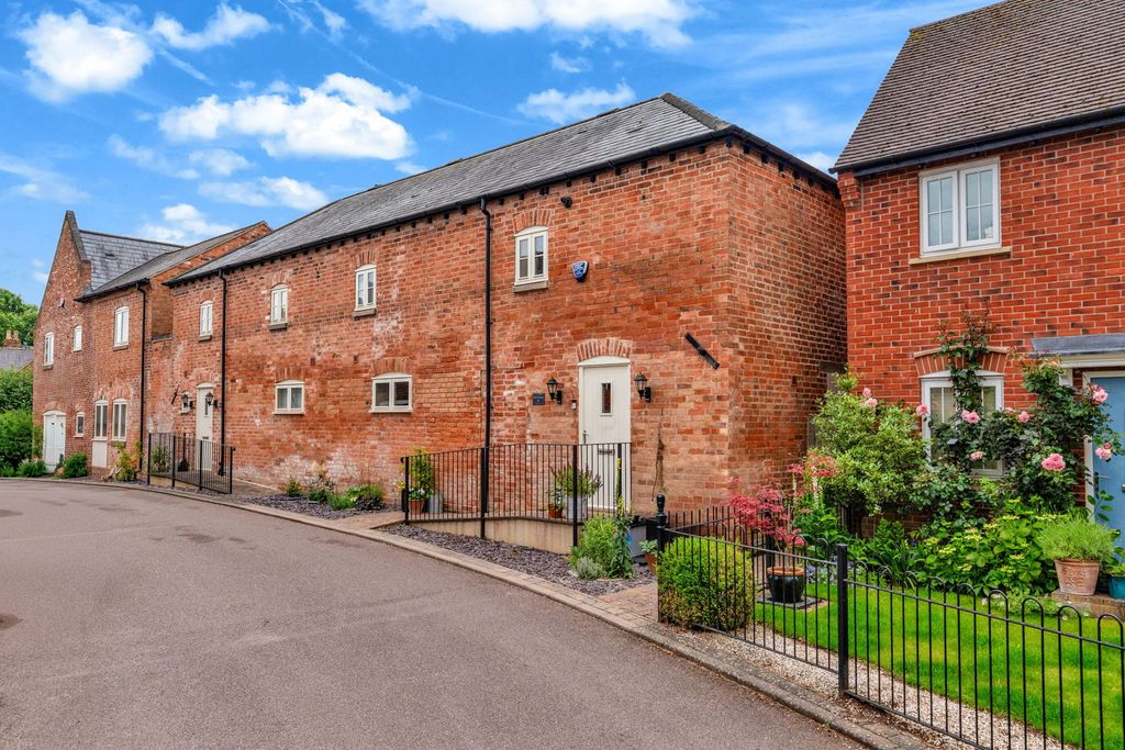 Property photo 1 of 37