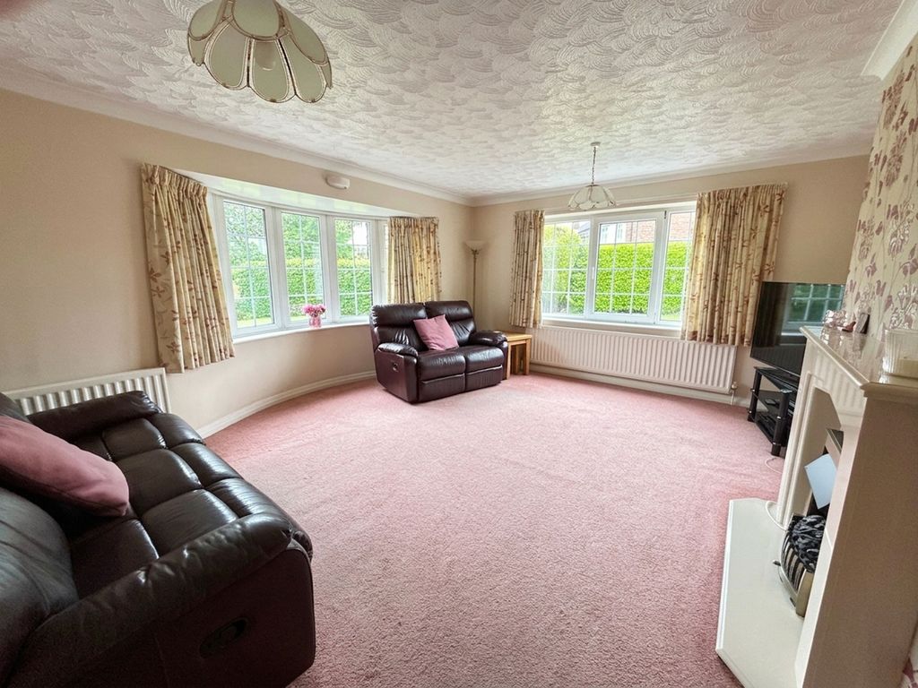 Property photo 2 of 39