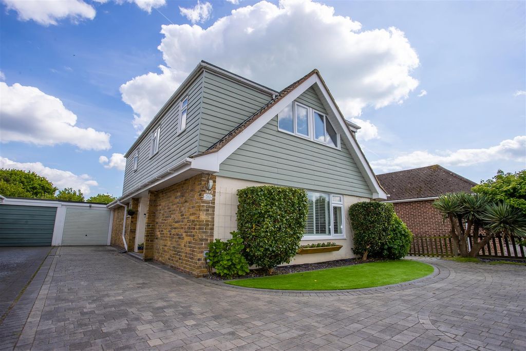 Property photo 1 of 16 50 Solent Road-2 - T.Jpeg
