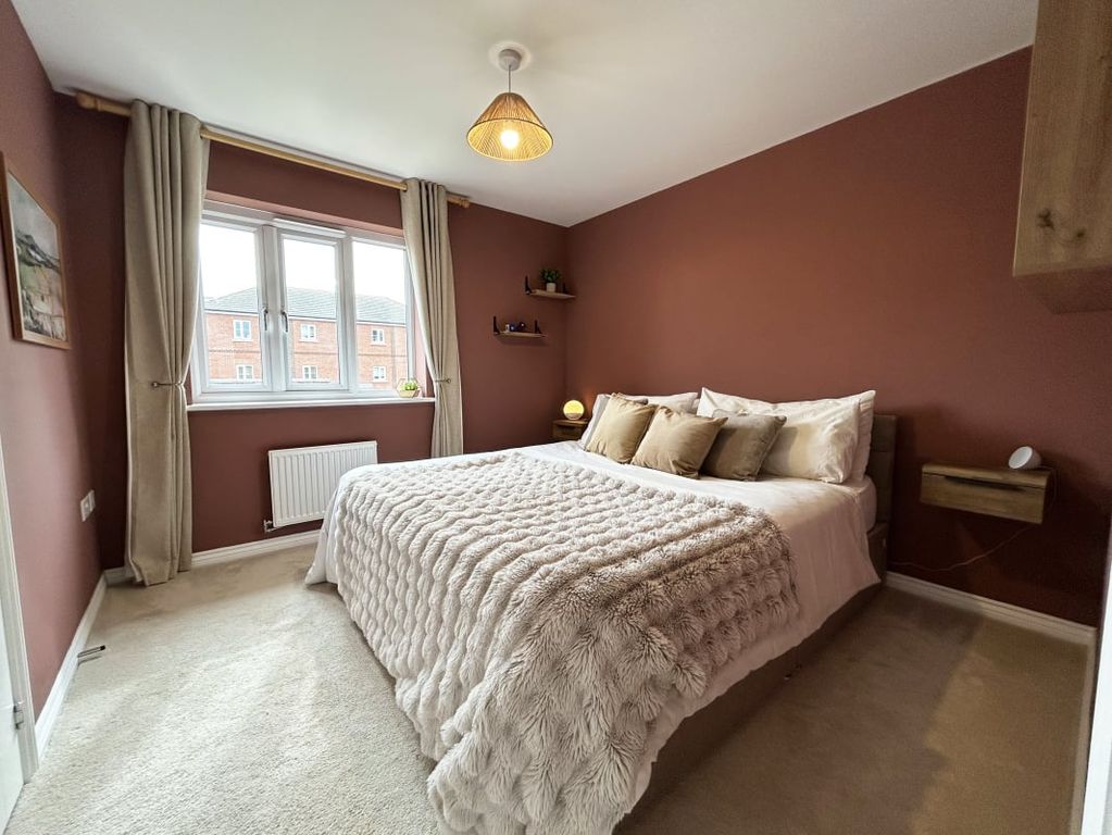 Property photo 3 of 12