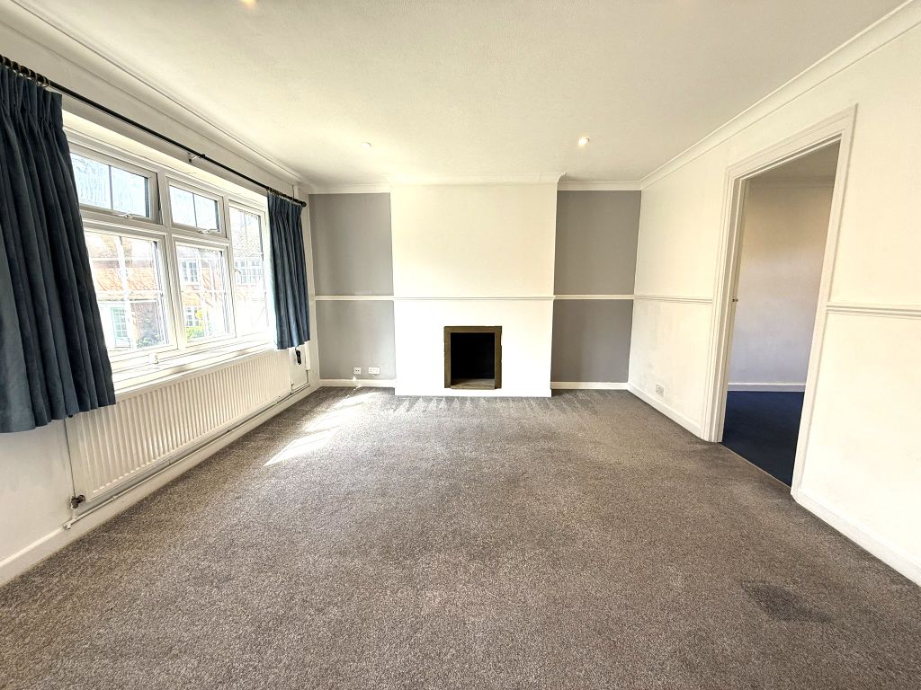 Property photo 3 of 13 Lounge/Diner