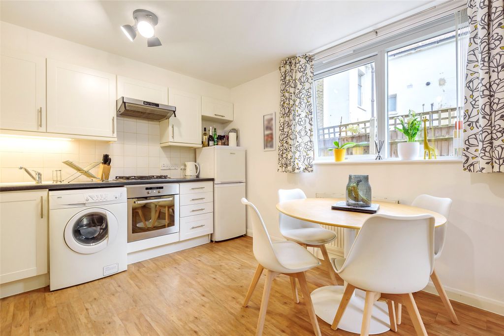 Property photo 3 of 8 Picture No. 05