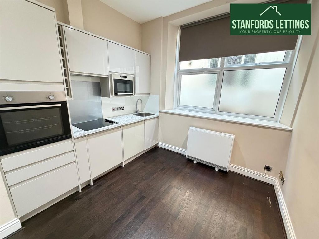 Property photo 1 of 10 Kitchen.Jpg
