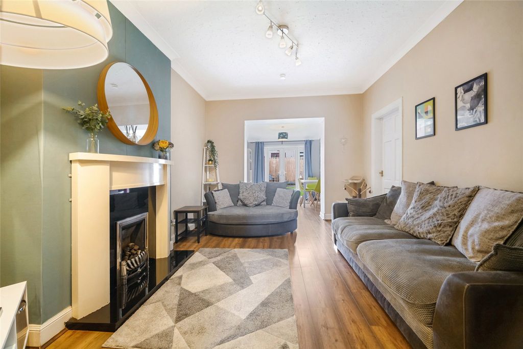 Property photo 3 of 18 Picture No. 05