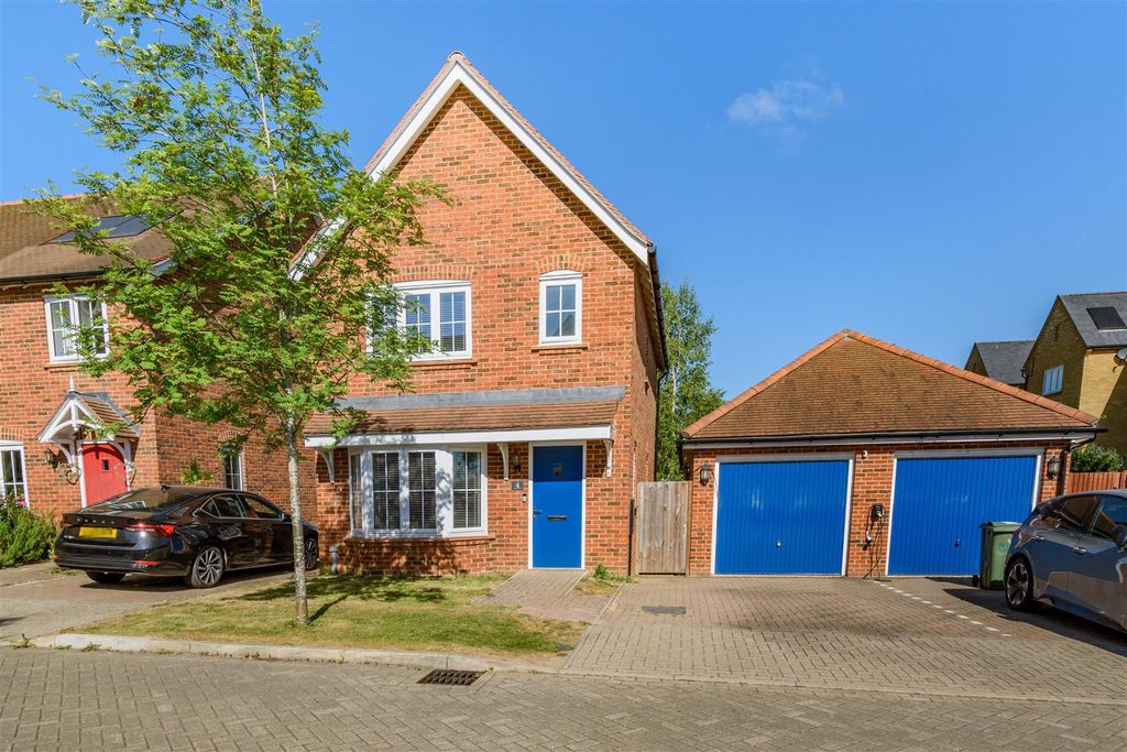 Property photo 1 of 15 8649044-Exterior06.Jpg