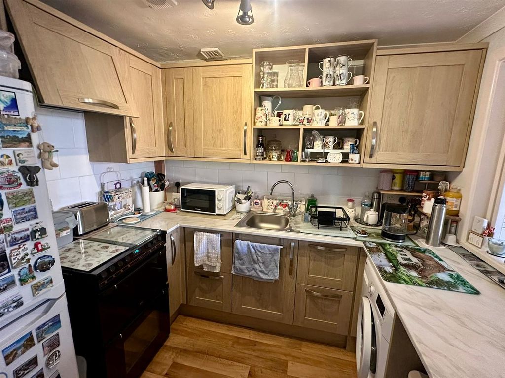 Property photo 3 of 13