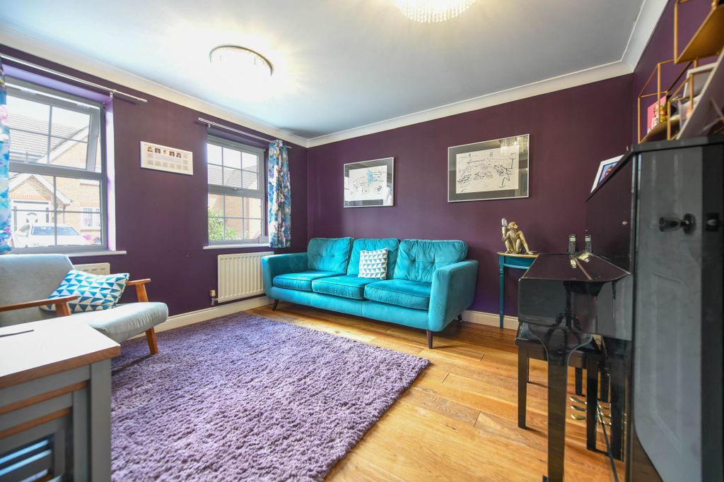 Property photo 3 of 27
