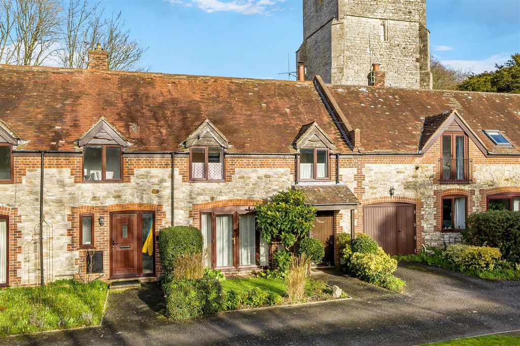 Property photo 1 of 18 Fields Barn