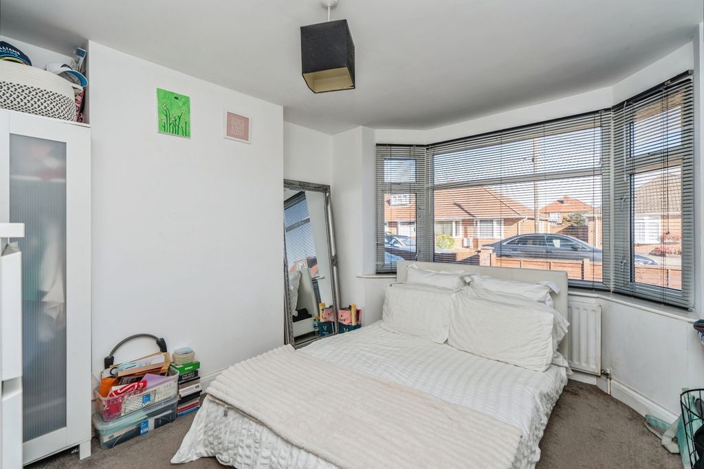 Property photo 3 of 17 Photo