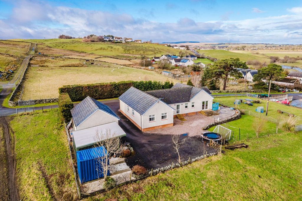 Property photo 2 of 28