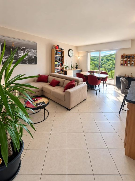 Property photo 2 of 7
