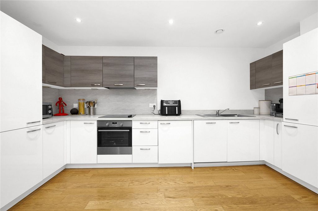 Property photo 2 of 13 Picture No. 27