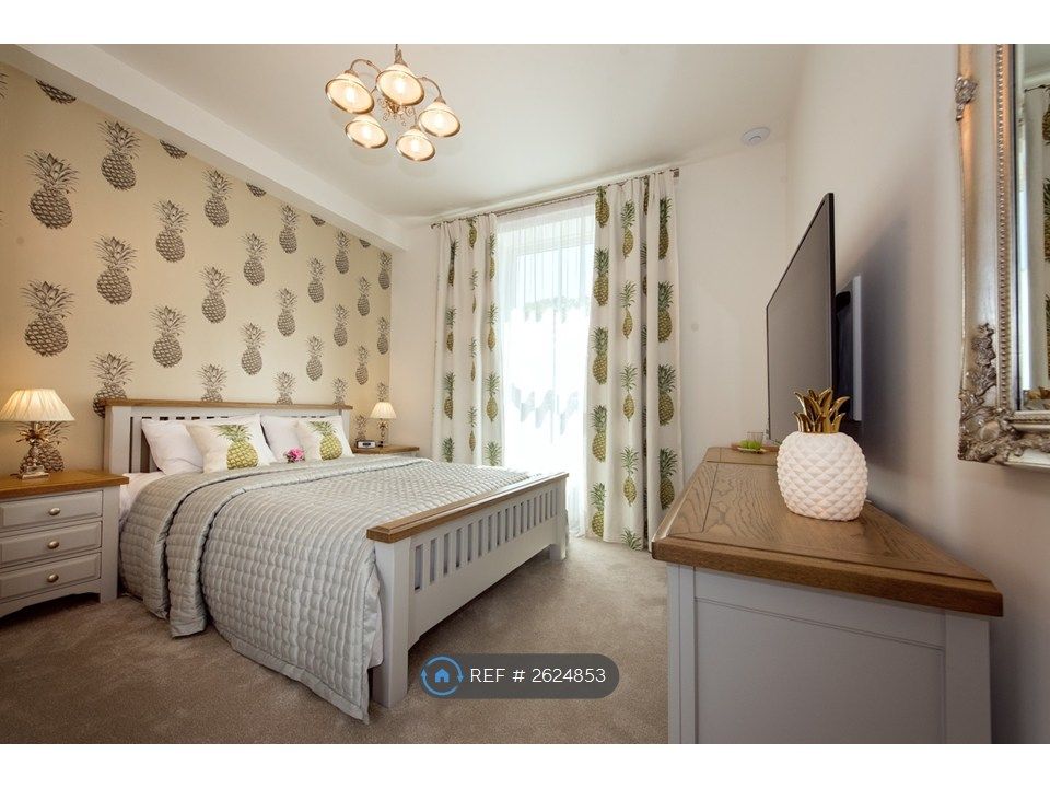Property photo 1 of 16 Bedroom