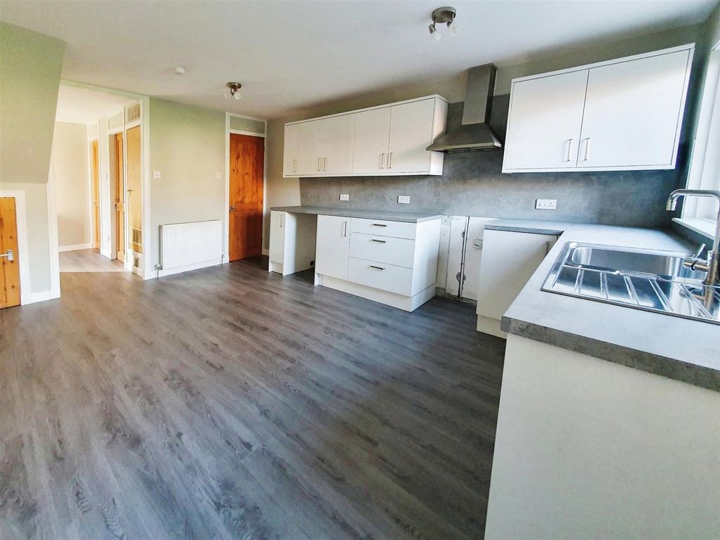 Property photo 3 of 16 Rdc0340Glei Kitchen  (1).Jpg