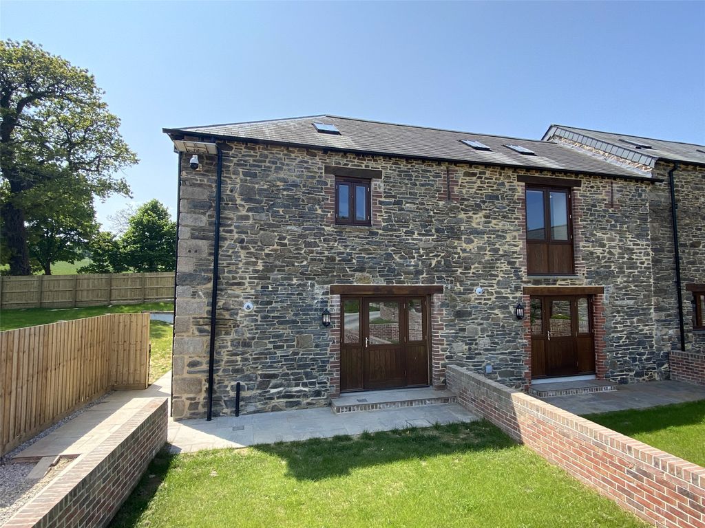 Property photo 2 of 12 Picture No. 02