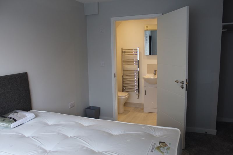 Property photo 2 of 13 Photo 5