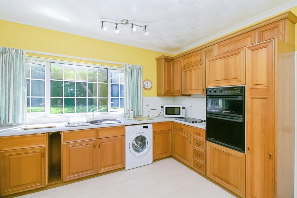 Property photo 3 of 16