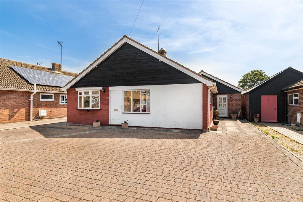 Property photo 1 of 27 11_83119.Jpg