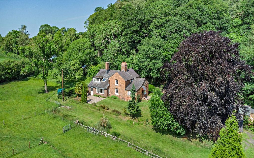 Property photo 1 of 18 Hunters Crag