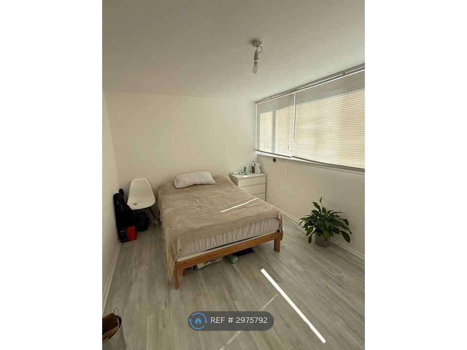 Property photo 3 of 28 Master Bedroom