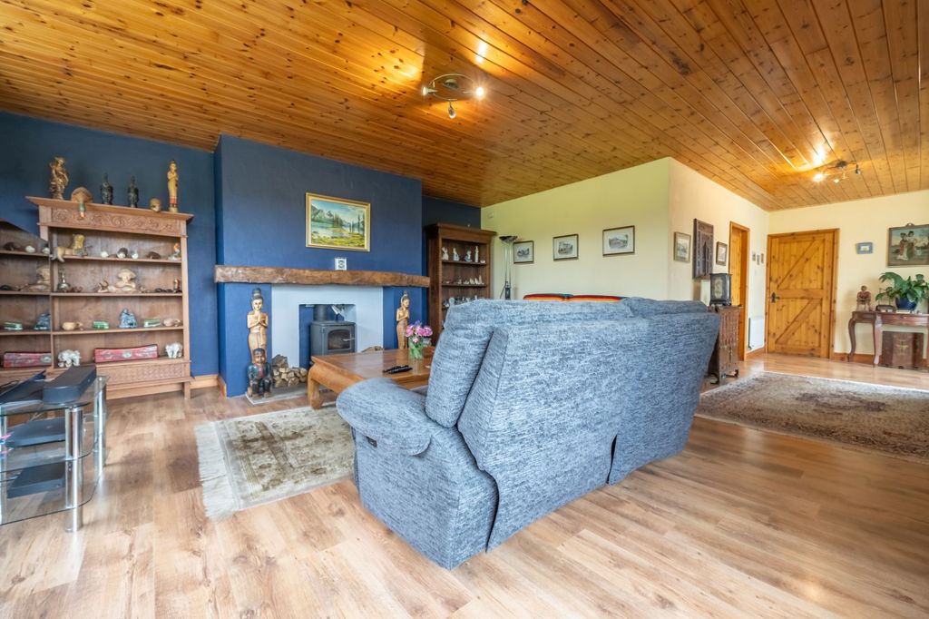 Property photo 2 of 48 21