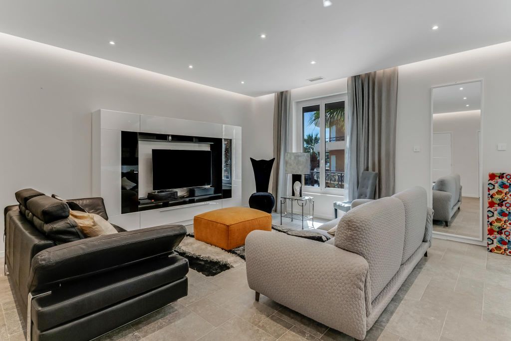 Property photo 2 of 16 Image