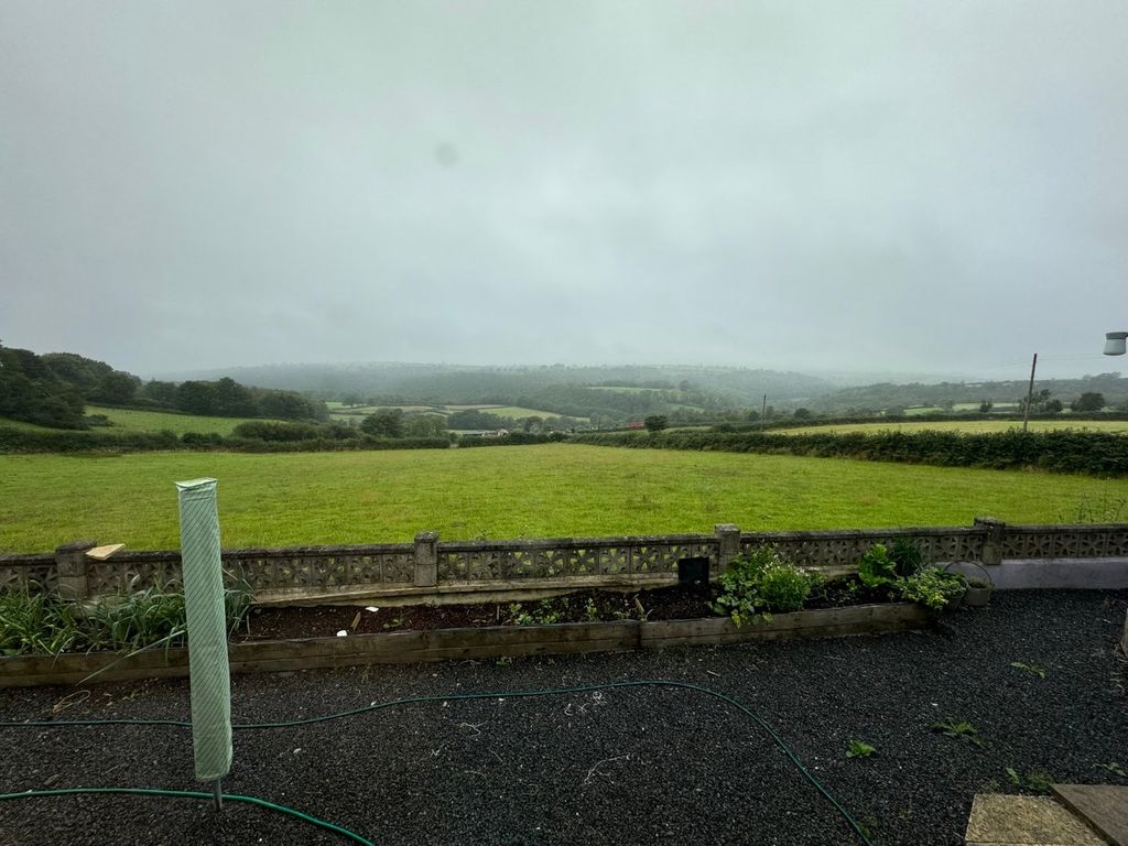 Property photo 2 of 43