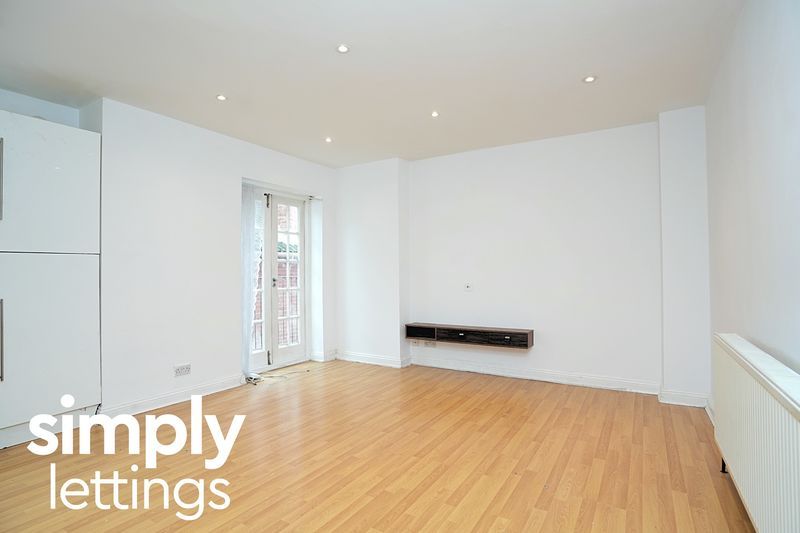 Property photo 2 of 8 Photo 5