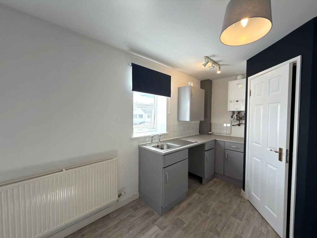 Property photo 1 of 4 Kitchen