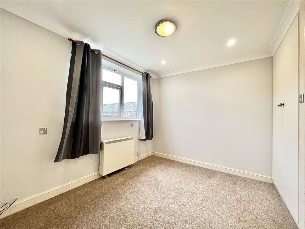 Property photo 3 of 34