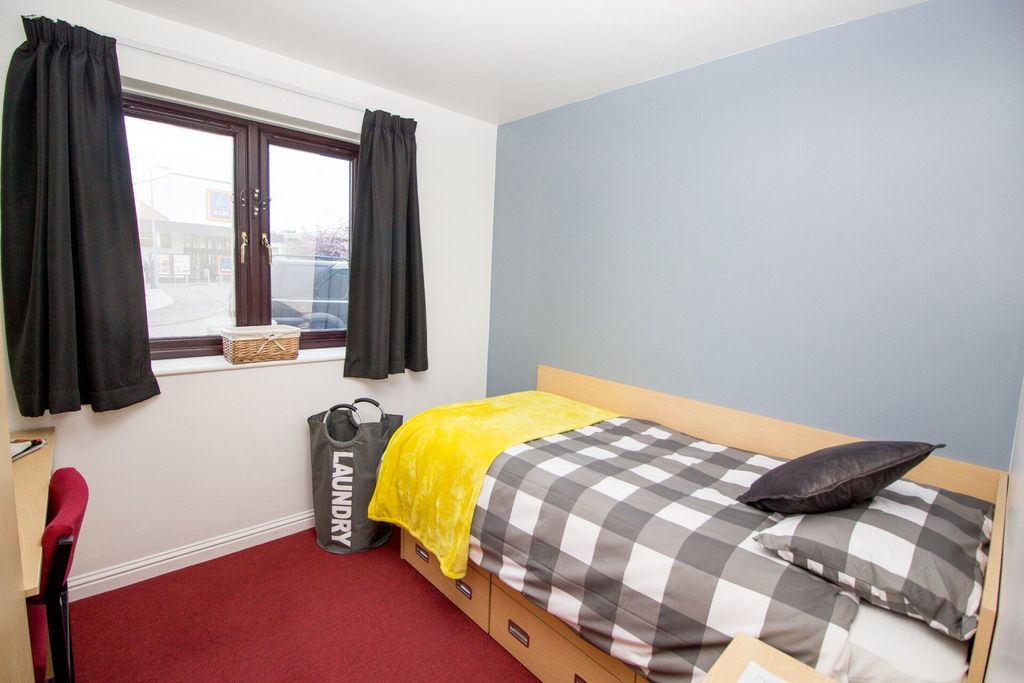 Property photo 1 of 3