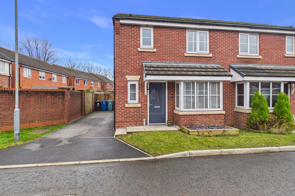 Property photo 1 of 15 External