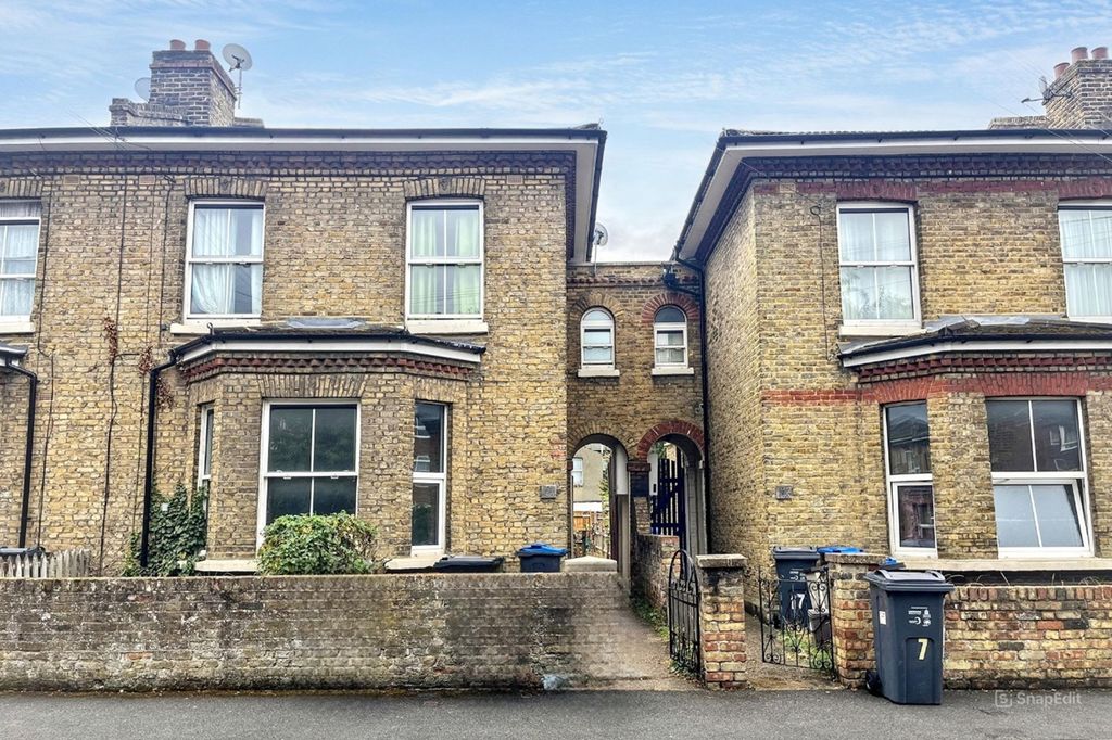Property photo 1 of 12 15 Arnold Road, Tooting, London, Sw17 9Hu