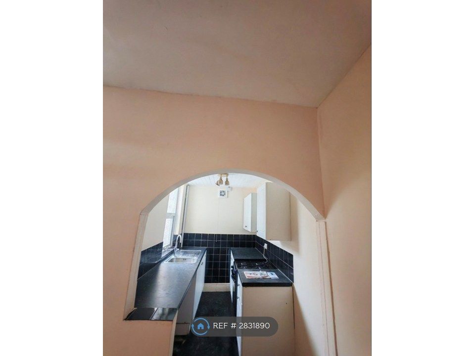 Property photo 3 of 15 Kitchen