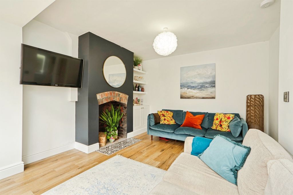 Property photo 3 of 17