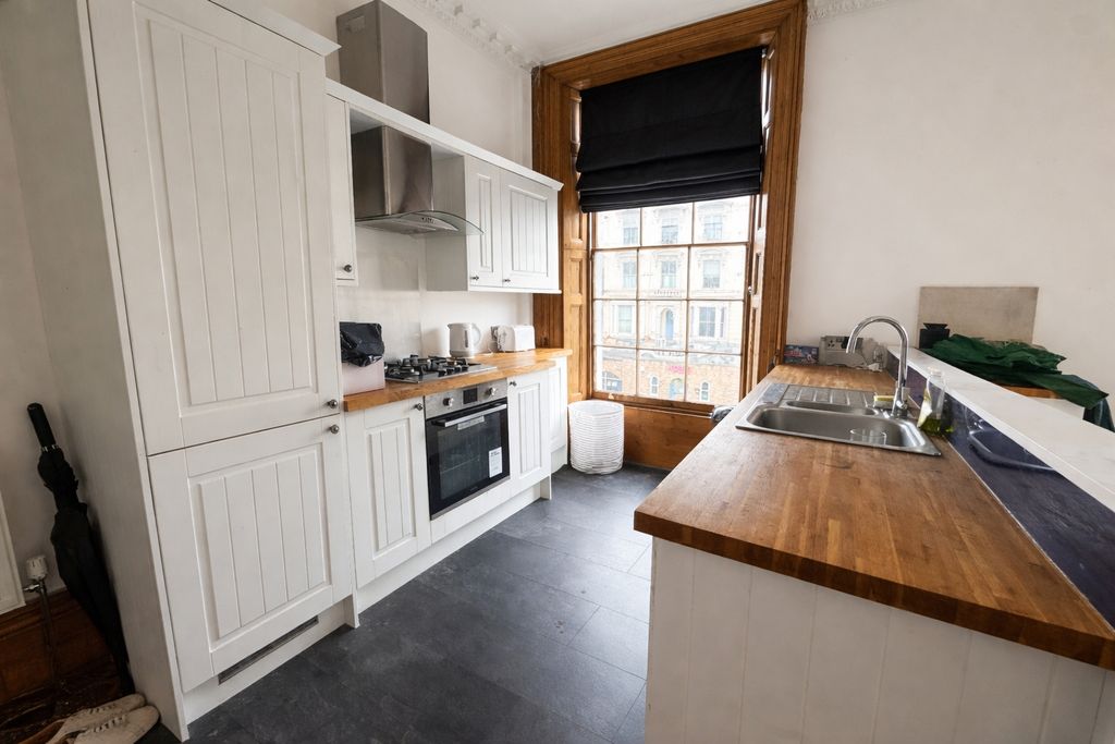 Property photo 2 of 5 Picture No. 11